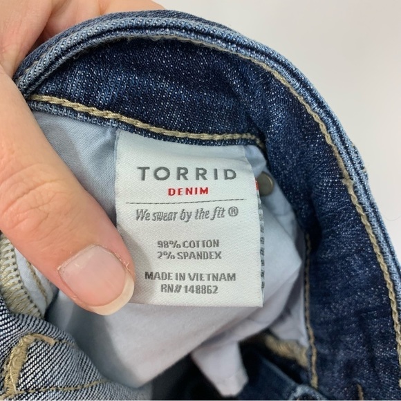 NWT Torrid Girlfriend Jeans Medium Wash Size 12 Extra Tall - Picture 11 of 14